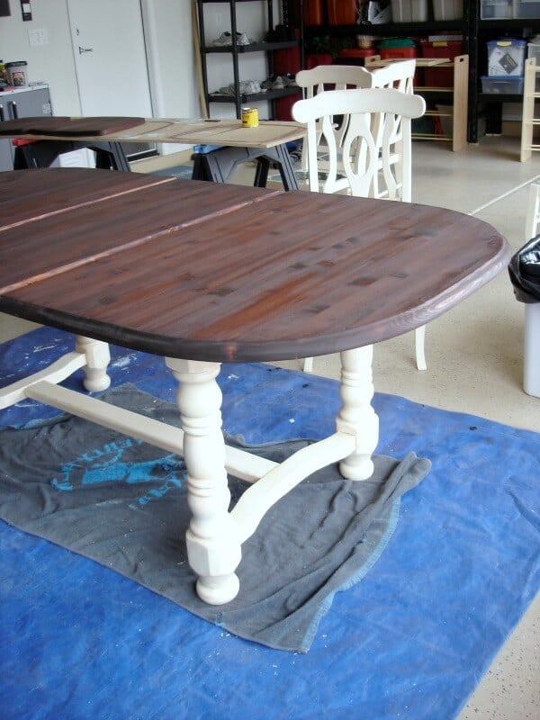 I love what this blogger did to her Craigslist find Dining Room Table Makeover. The reveal is amazing!