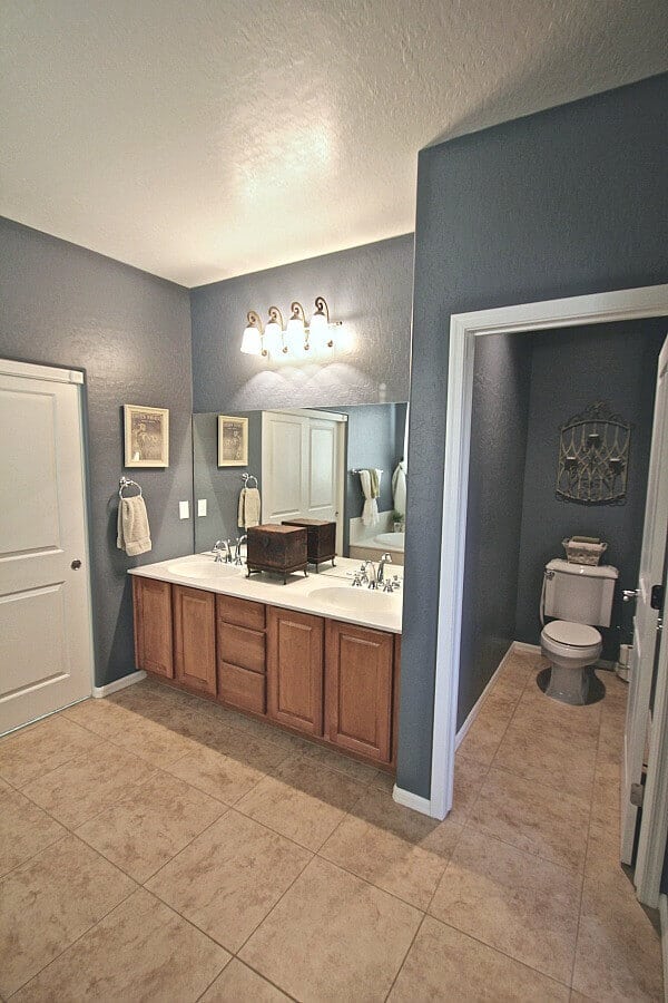 Staging a Master Bathroom – Decluttering and Organizing