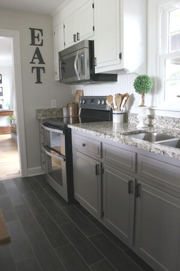 DIY Farmhouse Kitchen Remodel for just over $5000: These bloggers are sharing their secrets on how they saved money on their kitchen remodel!