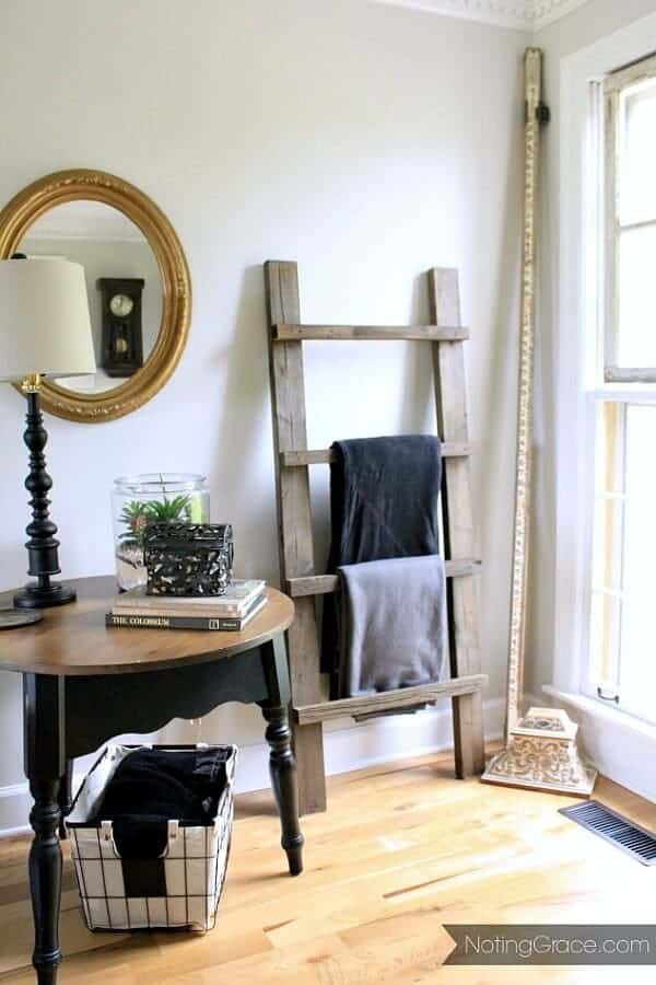 DIY Blanket Ladder - this is a great starter project for any budding DIYer. Quick and easy and cheap if you use scrap wood!