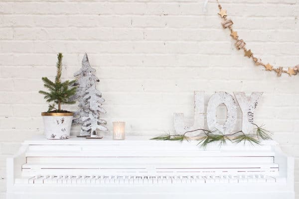 5 farmhouse christmas decorating trends that are hot right now - what they are and where to find them!