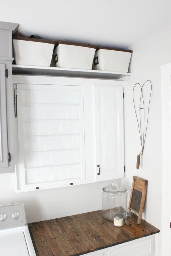 These homeowners transformed their dated laundry room into a gorgeous, vintage inspired mudroom! I love the drying rack!