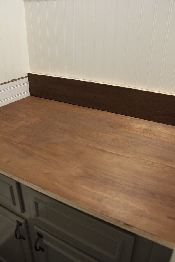DIY wood Bathroom Countertop: how we replaced our ugly formica countertops in one weekend
