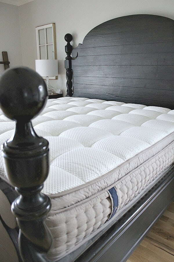 Our Dreamcloud Mattress review and why you shouldn't be afraid to buy online!
