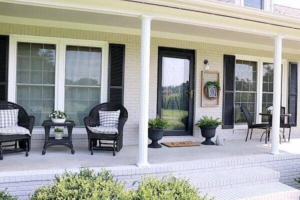 Sitting in a rocking chair sippin' on sweet tea and hearing the birds sing - does it get any better than that? Here's how to style a Simple Summer Farmhouse Porch for you to enjoy all season long.