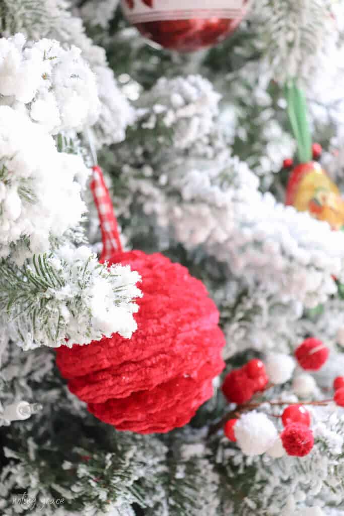 Red and White Christmas Decorations - Noting Grace