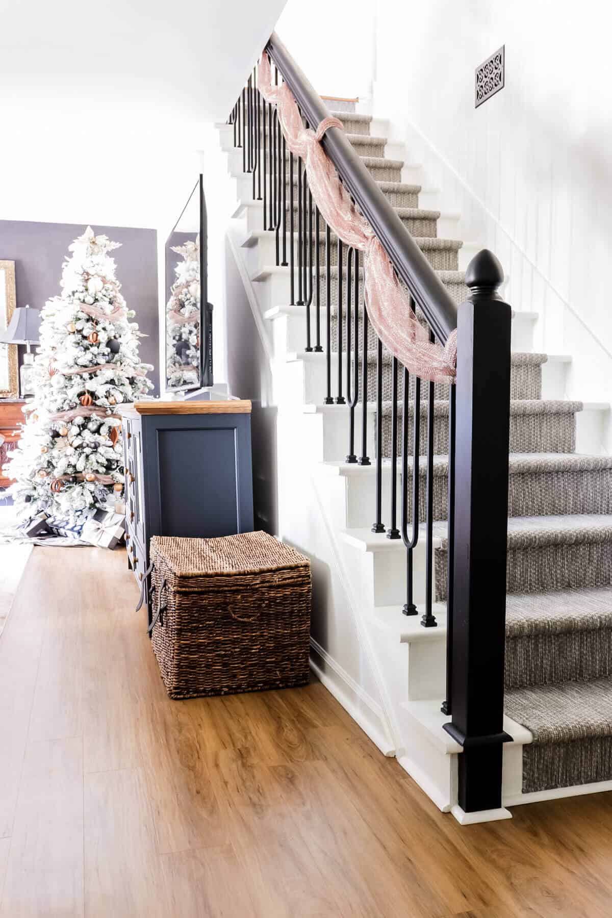 simple stairway Christmas garland with copper mesh