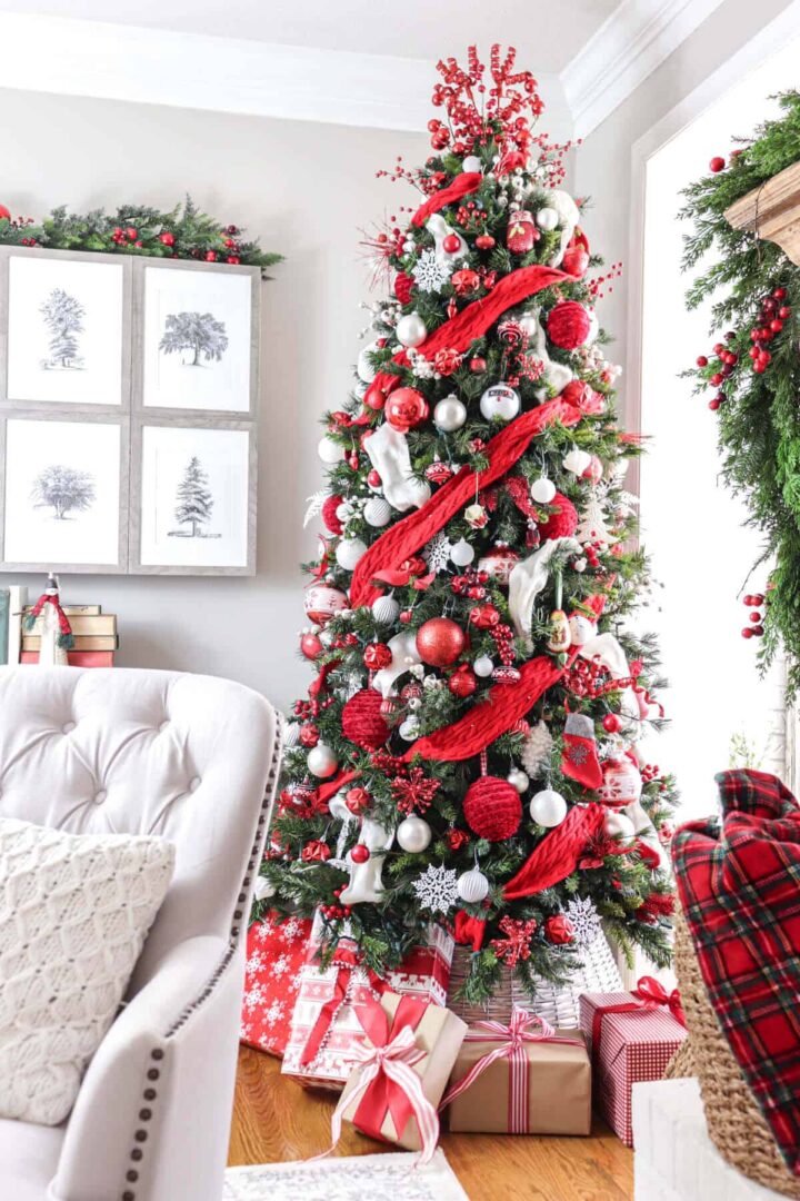 Red and White Christmas Decorations - Noting Grace