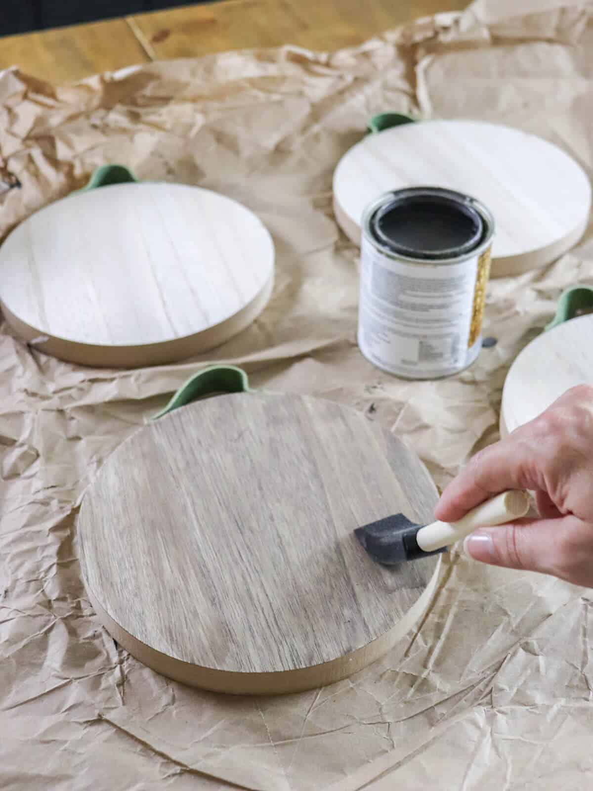 staining a wood craft disc