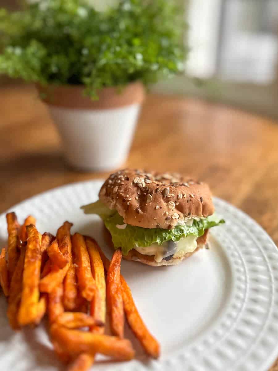 Easy and Healthy Chicken Feta Spinach Burgers Recipe